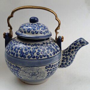 Porcelai Cobalt Blue & White Lotus Flower Teapot Brass Handle Asian Oriental VTG